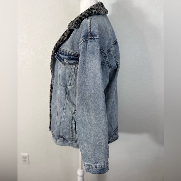 We The Free Wild Ones Sherpa Lined trucker denim jacket Casual Cozy Boho Leopard - Picture 2 of 10